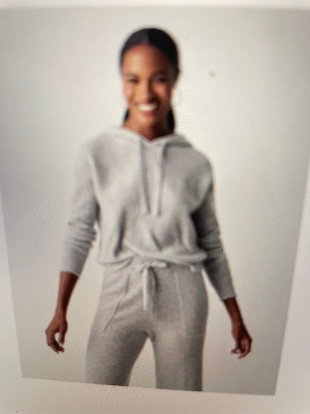 Faherty women’s foggy grey cashmere ribbed hoodie sz M